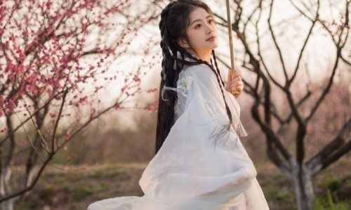 权威新生宝宝身上有红色的块状平台,分享专业新生儿身上长红色的小疙瘩是怎么回事知识_新生宝宝身上长了很多红点网